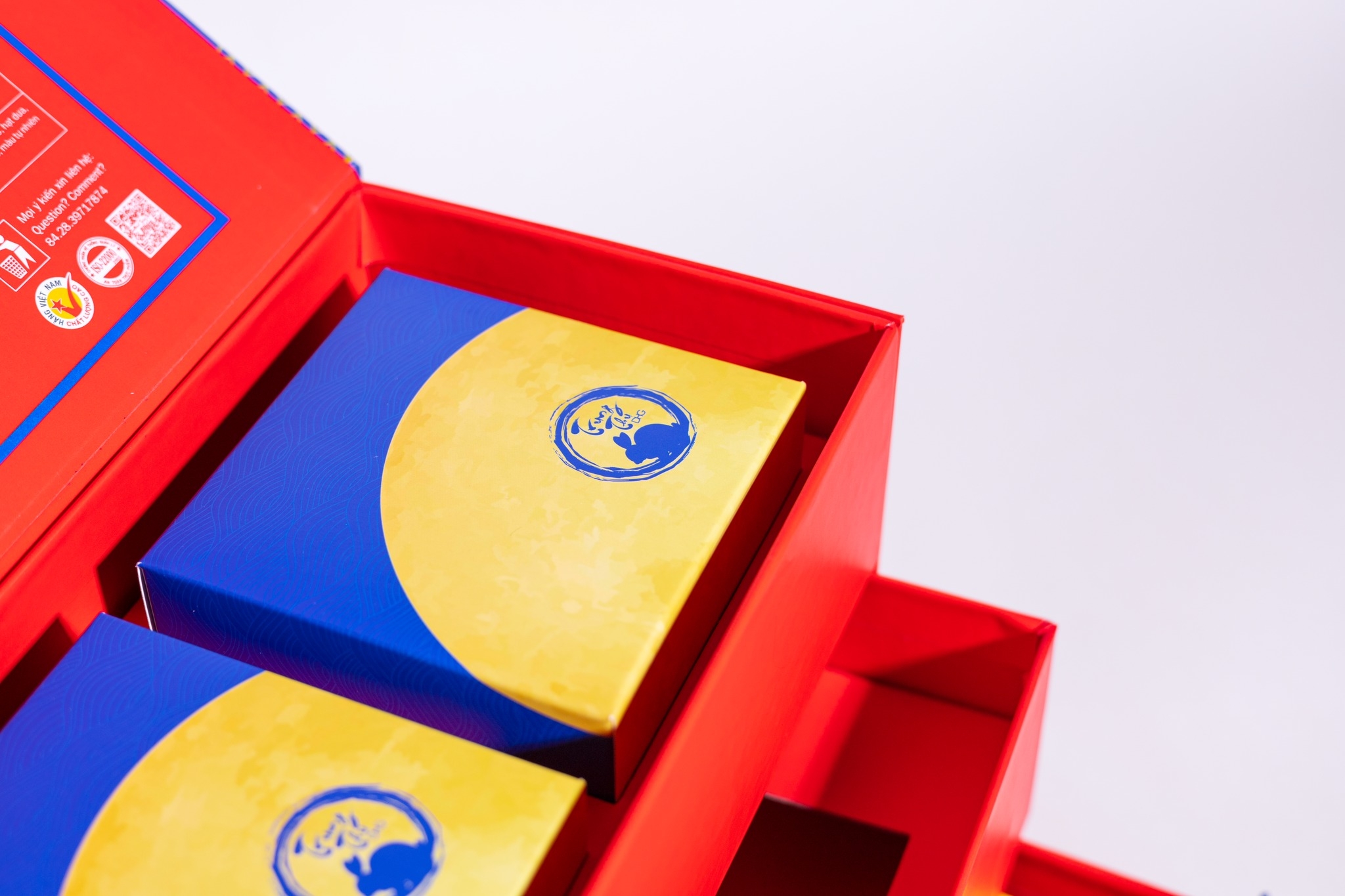 Sản xuất hộp bánh trung thu chọn hộp âm dương, nam châm hay ngăn kéo